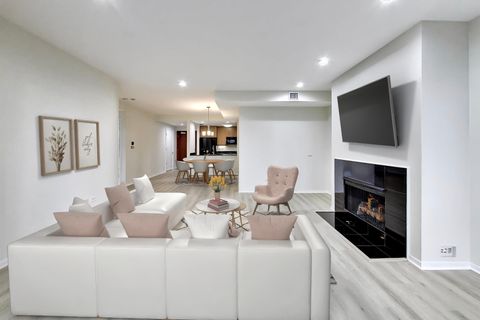 Tiny photo for 400 N Clinton Street #401, Chicago, IL 60654 (MLS # 12676573)