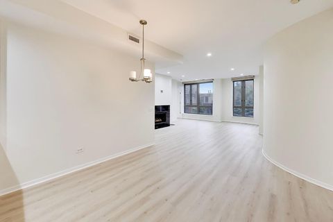 Tiny photo for 400 N Clinton Street #401, Chicago, IL 60654 (MLS # 12676573)