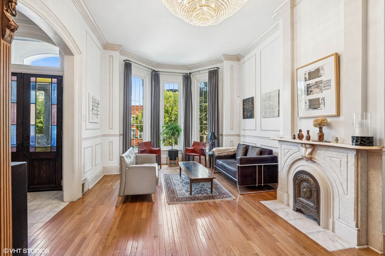 2249 W Warren Boulevard