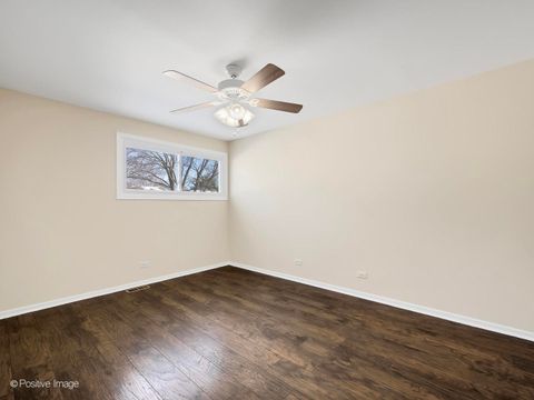 Tiny photo for 1500 Pershing Avenue, Wheaton, IL 60189 (MLS # 12621009)