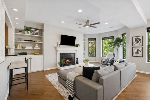 Tiny photo for 835 W BELLE PLAINE Avenue #2, Chicago, IL 60613 (MLS # 12571464)