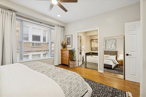 Tiny photo for 835 W BELLE PLAINE Avenue #2, Chicago, IL 60613 (MLS # 12571464)