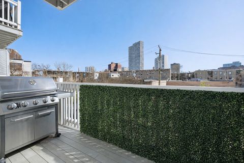Tiny photo for 835 W BELLE PLAINE Avenue #2, Chicago, IL 60613 (MLS # 12571464)