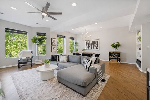 Tiny photo for 835 W BELLE PLAINE Avenue #2, Chicago, IL 60613 (MLS # 12571464)