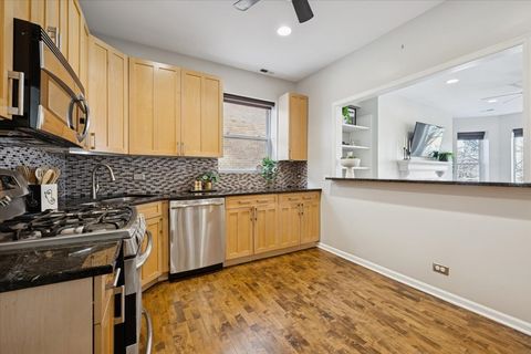 Tiny photo for 835 W BELLE PLAINE Avenue #2, Chicago, IL 60613 (MLS # 12571464)