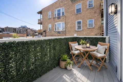 Tiny photo for 835 W BELLE PLAINE Avenue #2, Chicago, IL 60613 (MLS # 12571464)