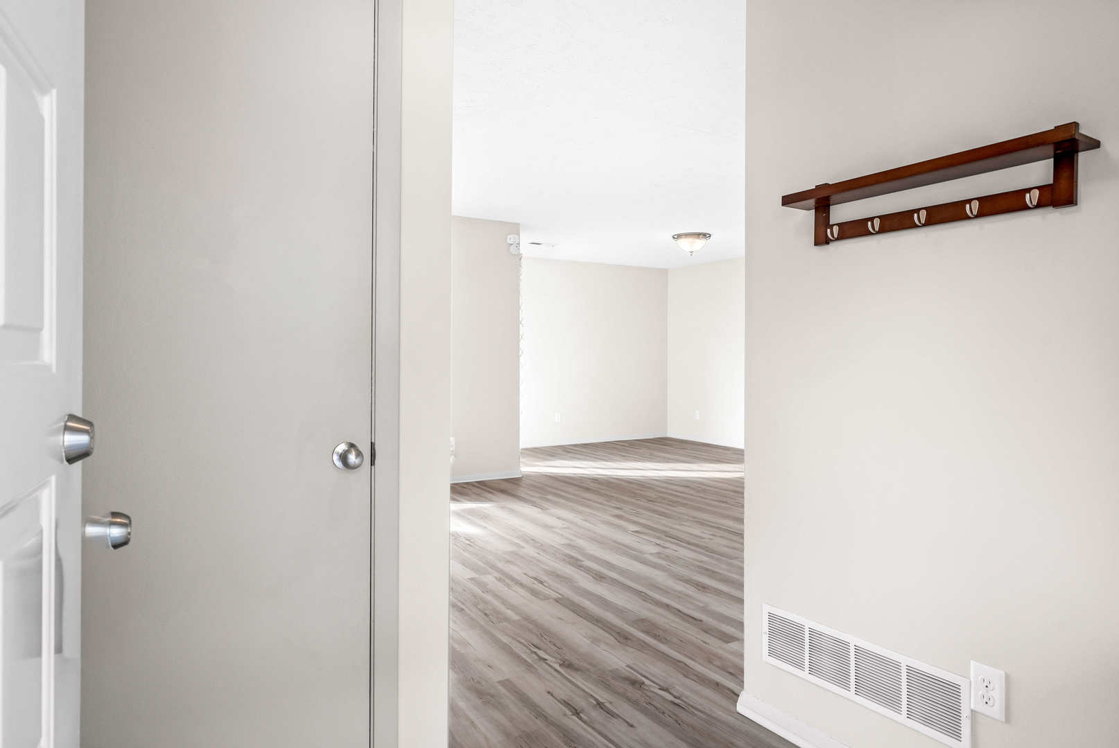 903 N Linden Street 17