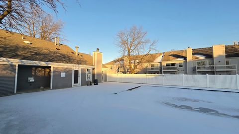 Tiny photo for 1241 Ballantrae Place #E, Mundelein, IL 60060 (MLS # 12555343)