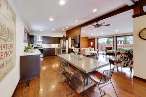 Tiny photo for 802 Lill Street, Barrington, IL 60010 (MLS # 12583482)