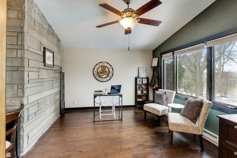 Tiny photo for 802 Lill Street, Barrington, IL 60010 (MLS # 12583482)