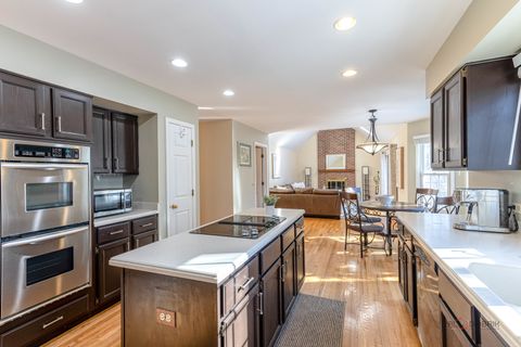 Tiny photo for 275 Saddle Back Road, Vernon Hills, IL 60061 (MLS # 12567304)