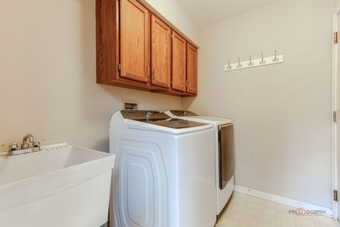 Tiny photo for 275 Saddle Back Road, Vernon Hills, IL 60061 (MLS # 12567304)