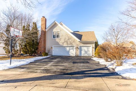 Tiny photo for 275 Saddle Back Road, Vernon Hills, IL 60061 (MLS # 12567304)