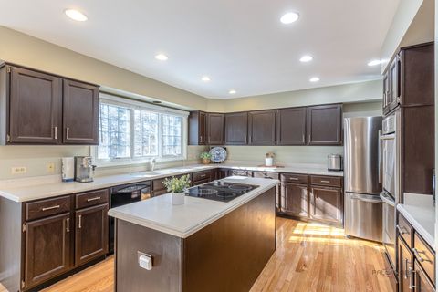 Tiny photo for 275 Saddle Back Road, Vernon Hills, IL 60061 (MLS # 12567304)