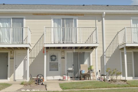 Tiny photo for 446 Meadowgreen Lane, Round Lake Beach, IL 60073 (MLS # 12465410)