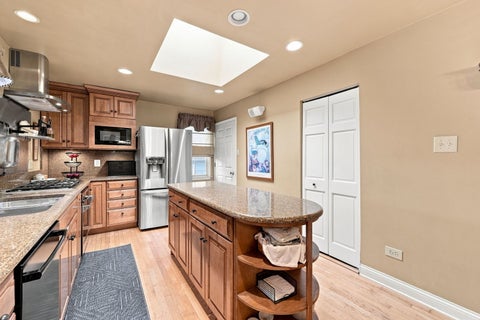 Tiny photo for 6936 N Owen Avenue, Chicago, IL 60631 (MLS # 12725996)
