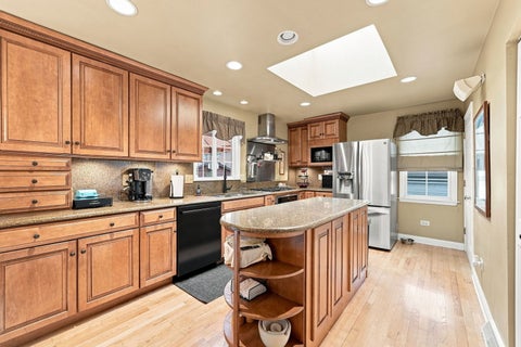 Tiny photo for 6936 N Owen Avenue, Chicago, IL 60631 (MLS # 12725996)