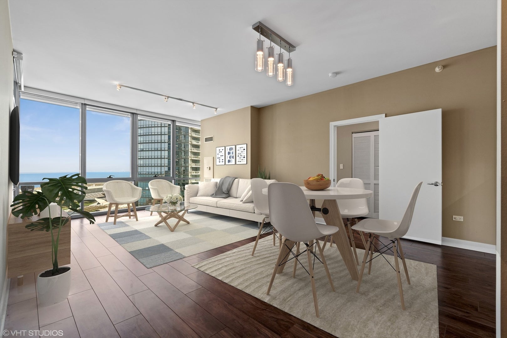 1201 S Prairie Avenue 2604