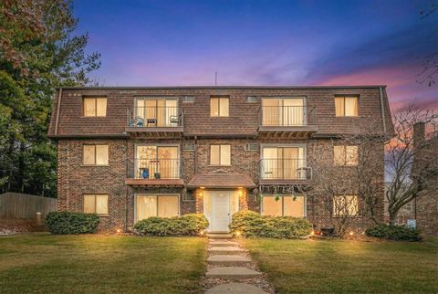 Tiny photo for 1225 Whispering Hills Court #3B, Naperville, IL 60540 (MLS # 12542965)