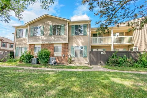 15B Fernwood Drive Bolingbrook IL 60440