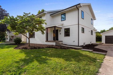 Photo of 1205 Broadmoor Drive, Champaign, IL 61821 (MLS # 12498347)