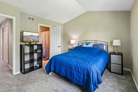 Tiny photo for 421 Lakeview Circle, Bolingbrook, IL 60440 (MLS # 12682554)