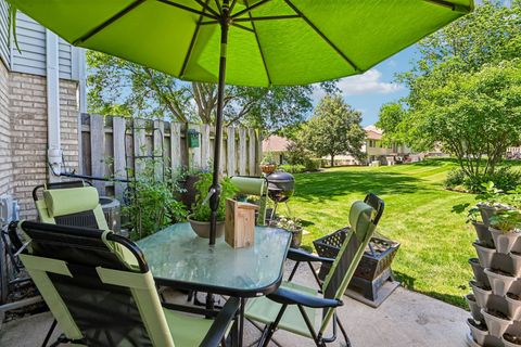 Tiny photo for 421 Lakeview Circle, Bolingbrook, IL 60440 (MLS # 12682554)