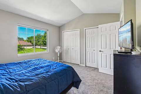 Tiny photo for 421 Lakeview Circle, Bolingbrook, IL 60440 (MLS # 12682554)