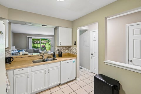 Tiny photo for 421 Lakeview Circle, Bolingbrook, IL 60440 (MLS # 12682554)