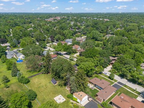 Tiny photo for 313 E Des Moines Street, Westmont, IL 60559 (MLS # 12522680)