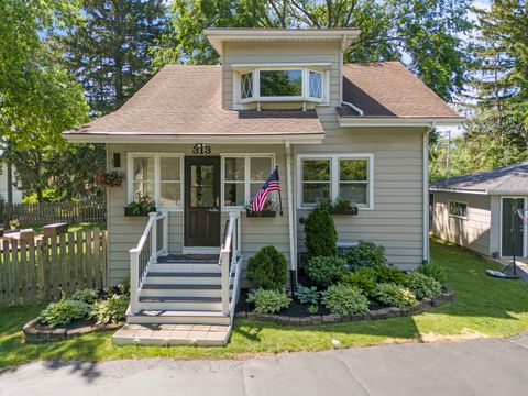 Tiny photo for 313 E Des Moines Street, Westmont, IL 60559 (MLS # 12522680)