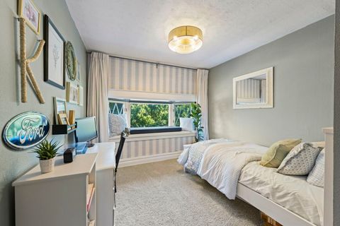 Tiny photo for 313 E Des Moines Street, Westmont, IL 60559 (MLS # 12522680)