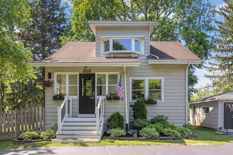 Tiny photo for 313 E Des Moines Street, Westmont, IL 60559 (MLS # 12522680)