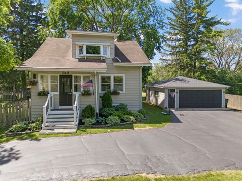 Tiny photo for 313 E Des Moines Street, Westmont, IL 60559 (MLS # 12522680)