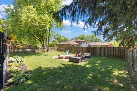 Tiny photo for 313 E Des Moines Street, Westmont, IL 60559 (MLS # 12522680)