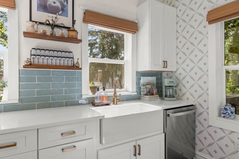 Tiny photo for 313 E Des Moines Street, Westmont, IL 60559 (MLS # 12522680)