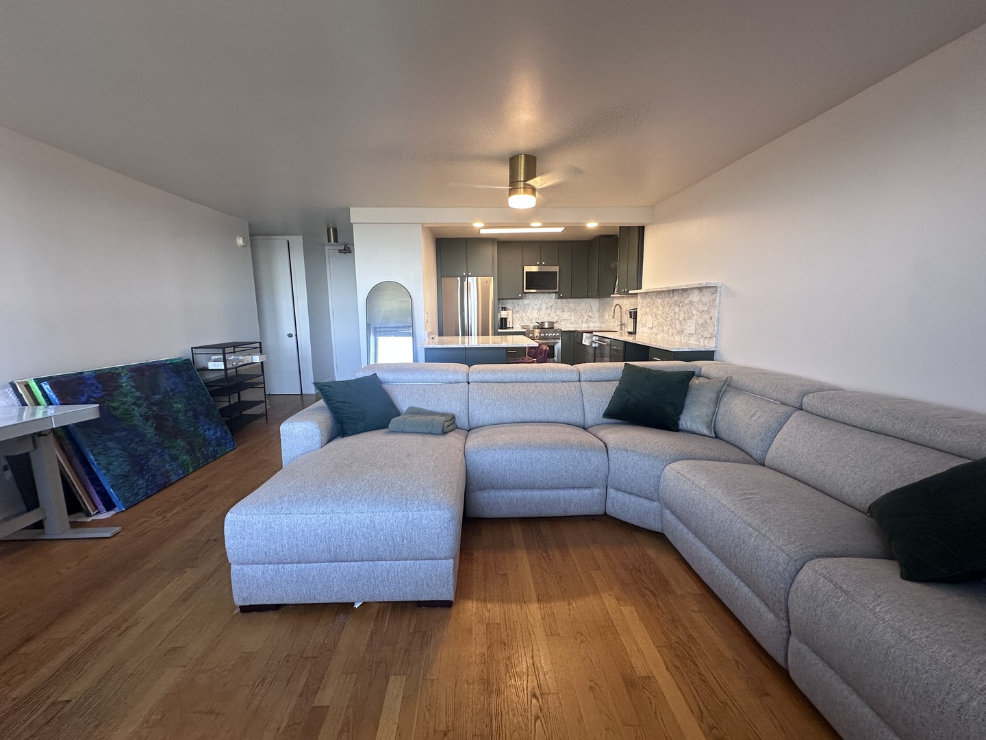 2626 N Lakeview Avenue 2605