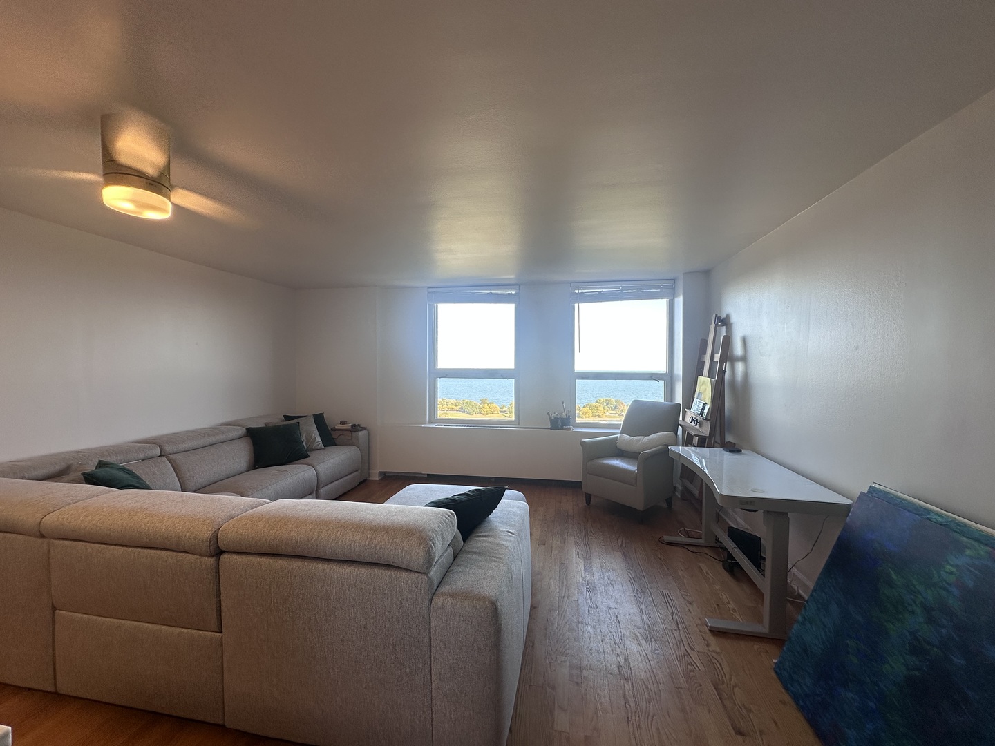 2626 N Lakeview Avenue 2605