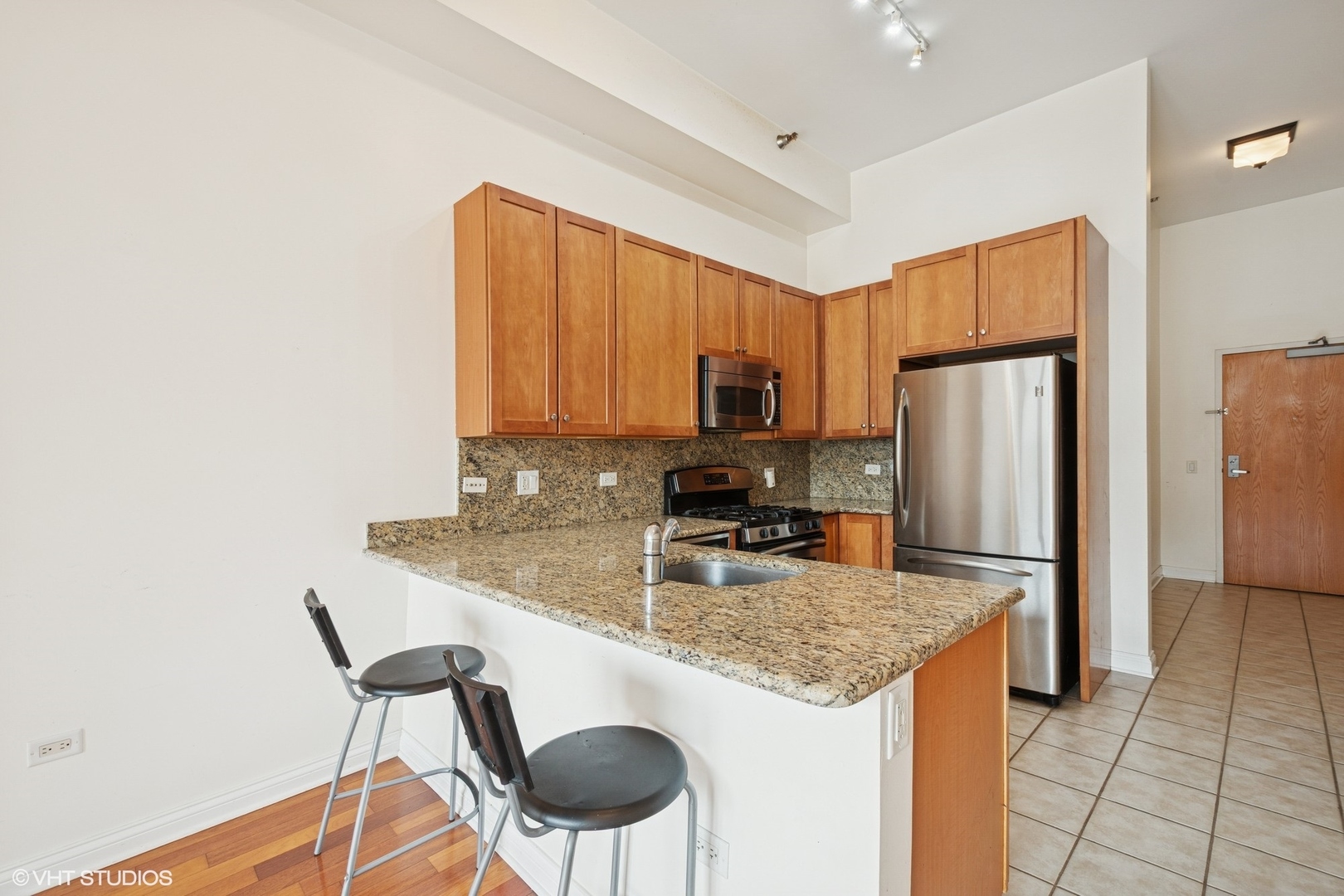 8 W Monroe Street 902