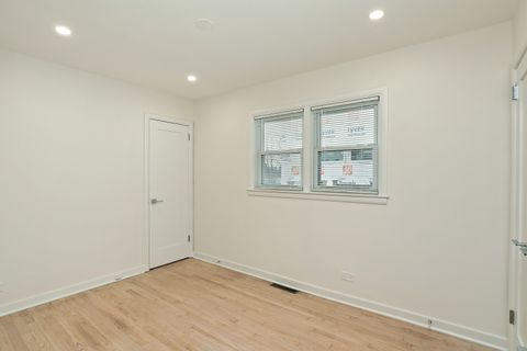 Tiny photo for 4533 N Keystone Avenue, Chicago, IL 60630 (MLS # 12566499)