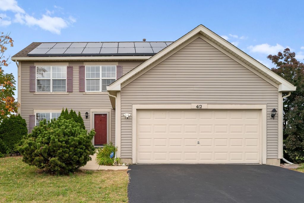 Photo for 412 Clifton Lane, Bolingbrook, IL 60440 (MLS # 12497836)