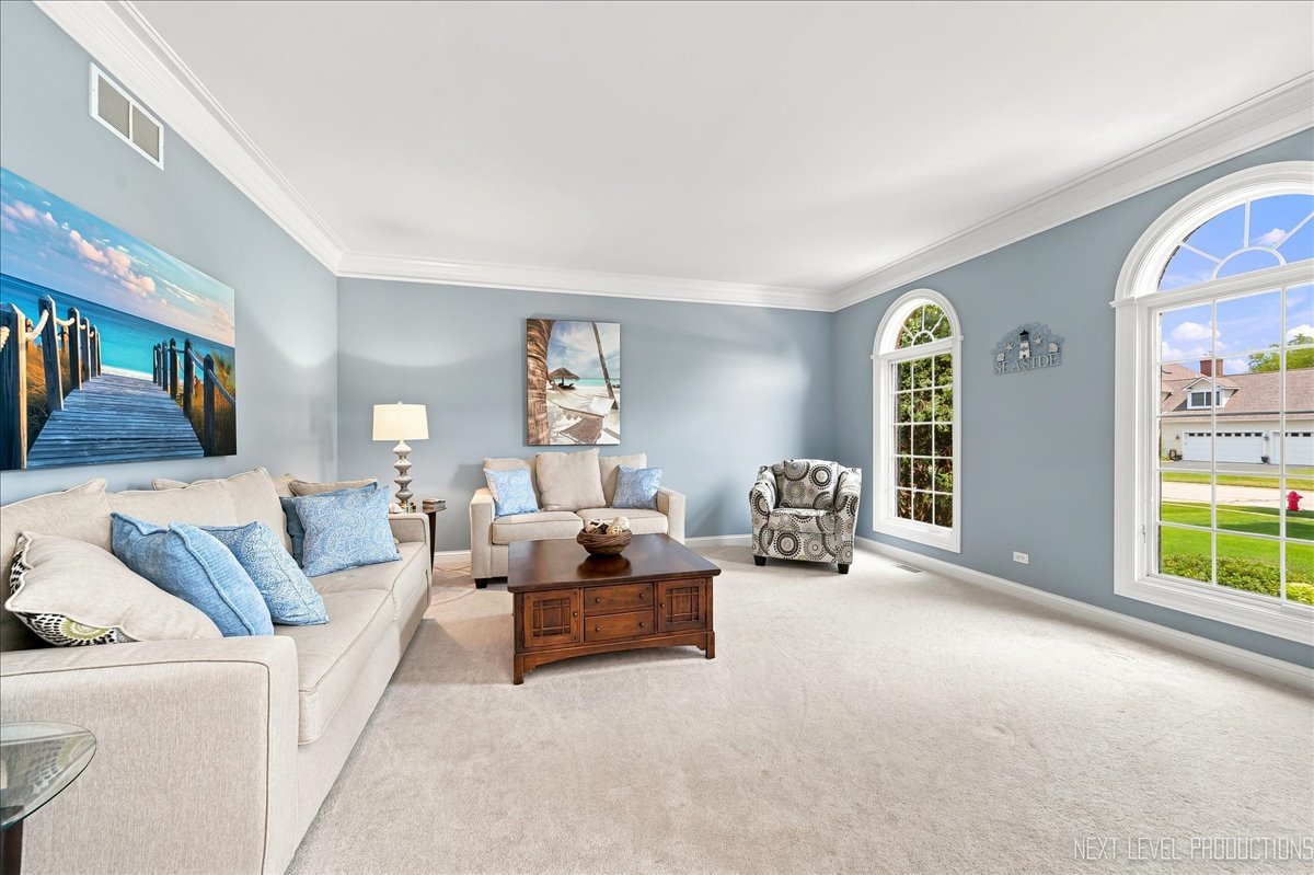 3N956 Walt Whitman Road