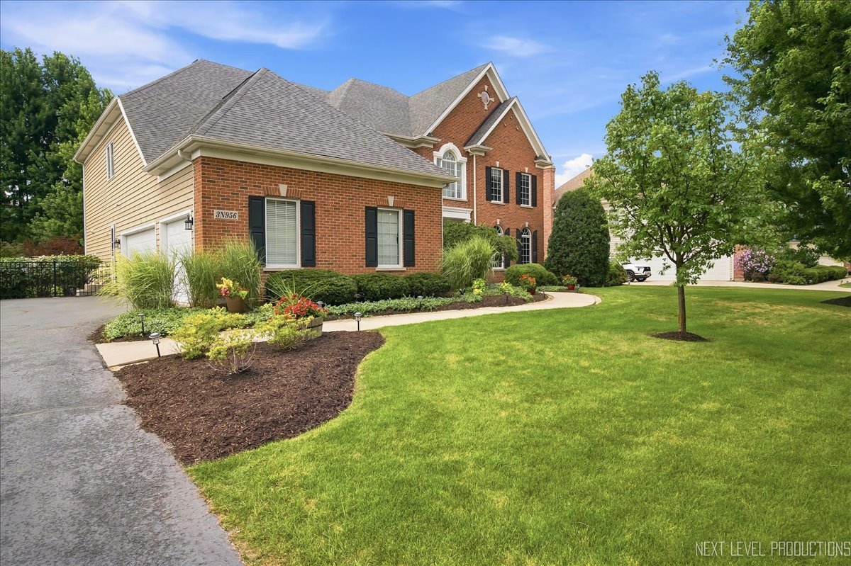 3N956 Walt Whitman Road