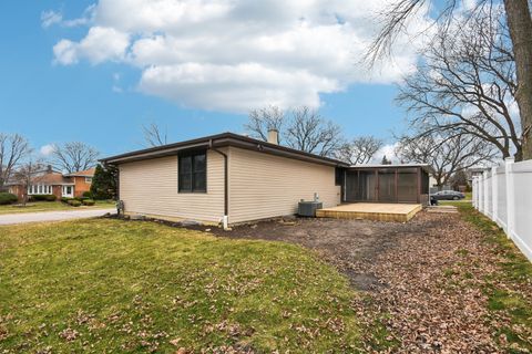 Tiny photo for 329 Antelope Trail, Carol Stream, IL 60188 (MLS # 12584330)