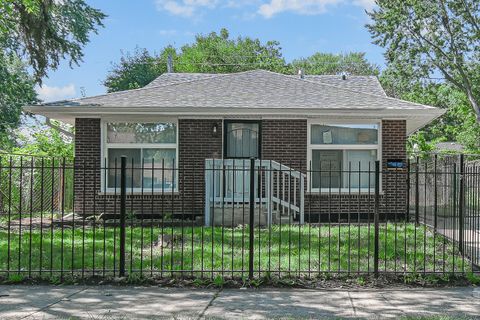 13240 S Saint Lawrence Avenue Chicago IL 60827