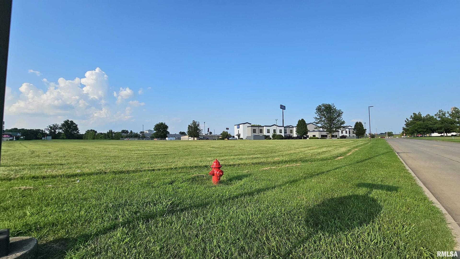 000 ILLINI Drive