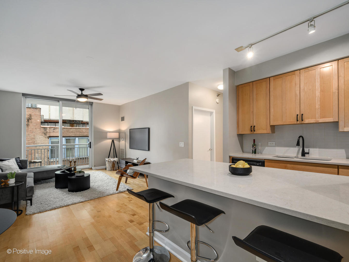 421 W Huron Street 808