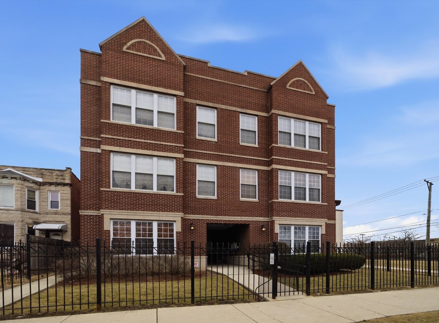 25 N Menard Avenue 2S