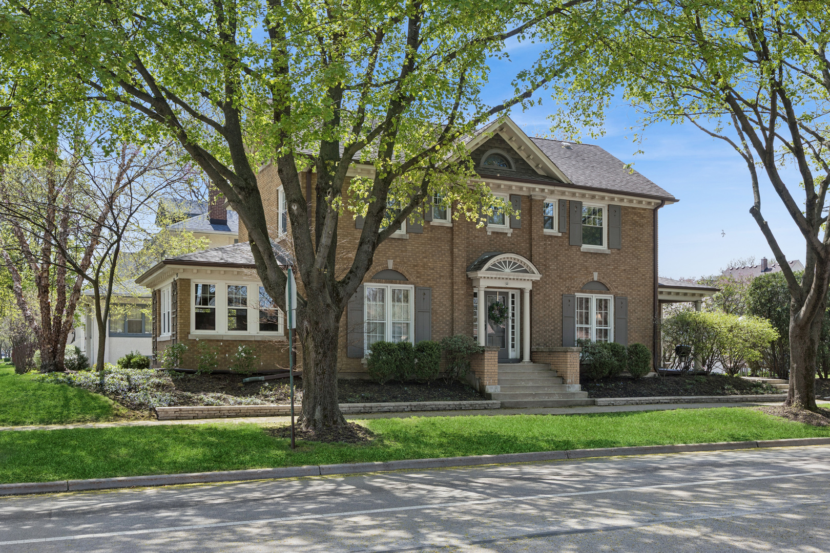 752 Lathrop Avenue