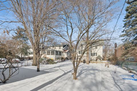 Tiny photo for 2233 W Greenleaf Avenue, Chicago, IL 60645 (MLS # 12591620)